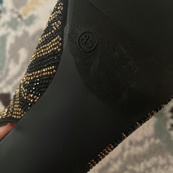 New Material Girl gold & black embellished stiletto sling back heels Size 8.5 - Picture 5 of 8